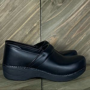 Dansko XP 2.0 Leather Nursing Clogs Women’s Size 9